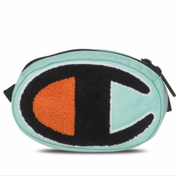 CHAMPION Multi Purpose Belt Bag, Adjustable Logo Strap, Snap Buckle, Zip Closure - Picture 2 of 9